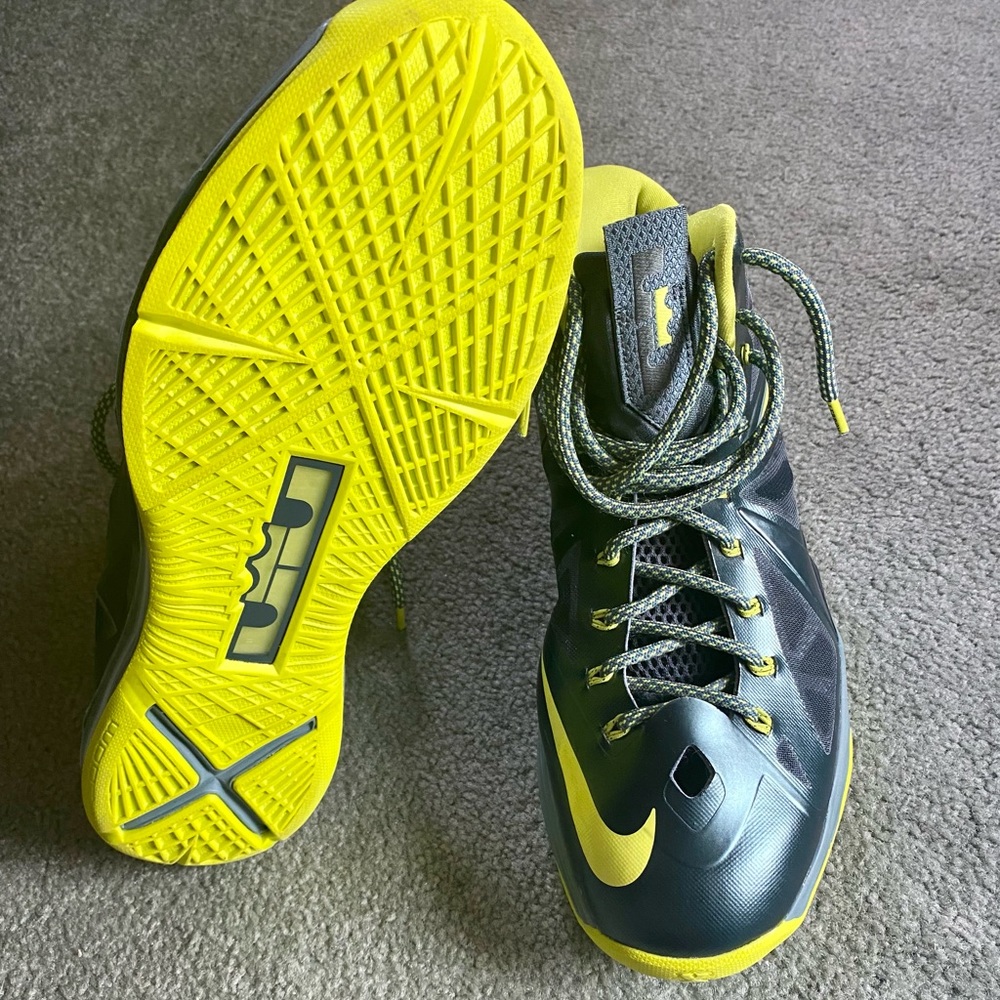 Nike LeBron X Dunkman - Size 11 Men’s